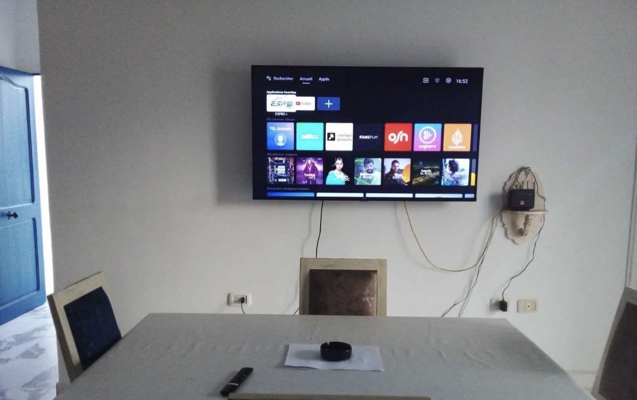 à louer un etage de villa S+3 porte ind  meublé (ou vide a votre choix ) à amilcar sidibousaid 