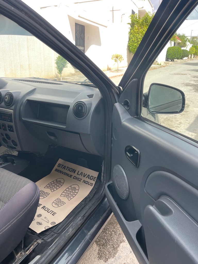 Dacia logane tres propre