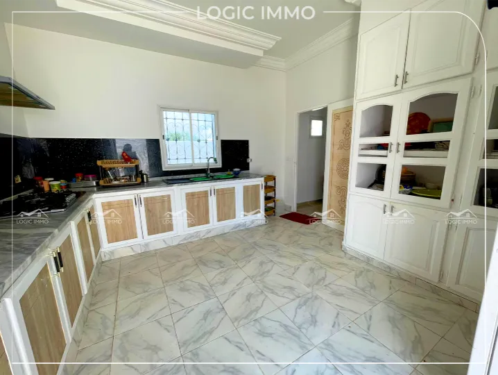 A vendre une villa S+3 située à sidi jdidi Hammamet