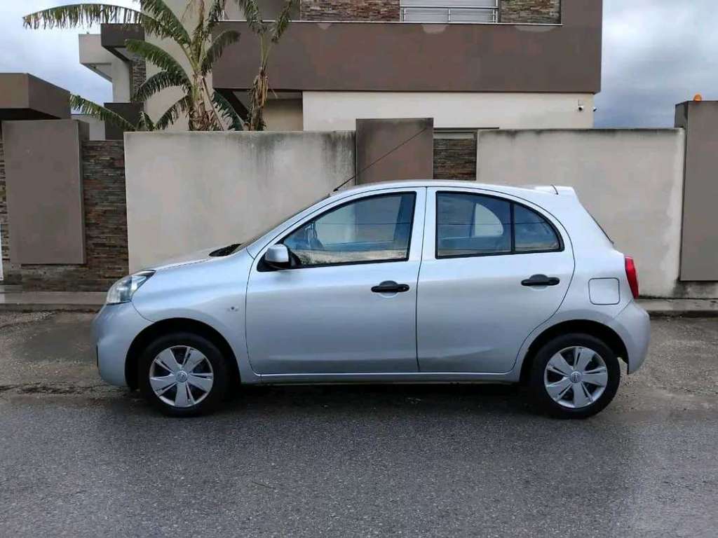 NISSAN MICRA PREMIÈRE MAIN EN EXCELLENT ÉTAT