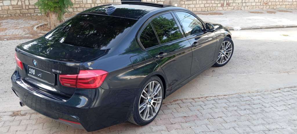 BMW 318i( f30)