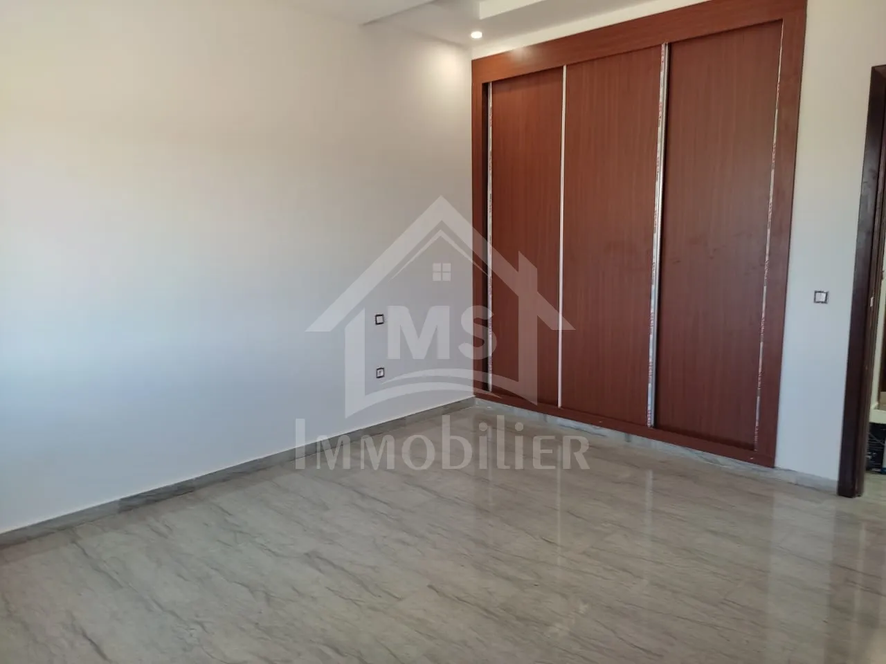 Villa S+4 toute neuve avec jardin et piscine Ă Hammamet Sud 51355351