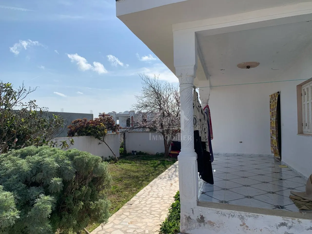 Spacieuse maison S+2 avec jardin à Hammamet Sud à vendre 51355351