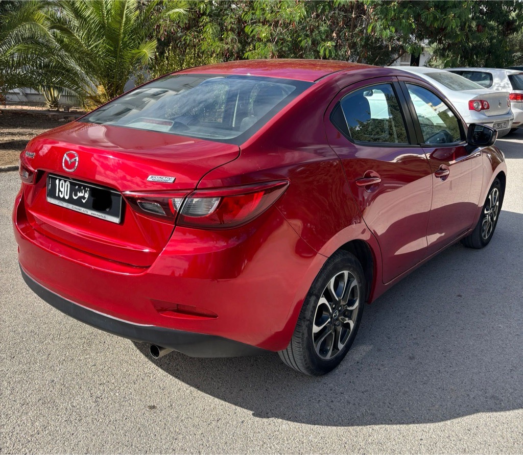 Mazda 2 Modèle 2016 Première Main
