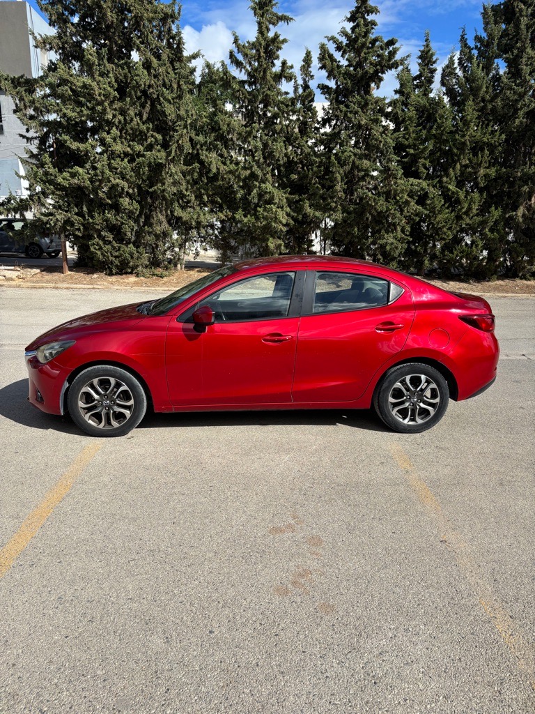 Mazda 2 Modèle 2016 Première Main