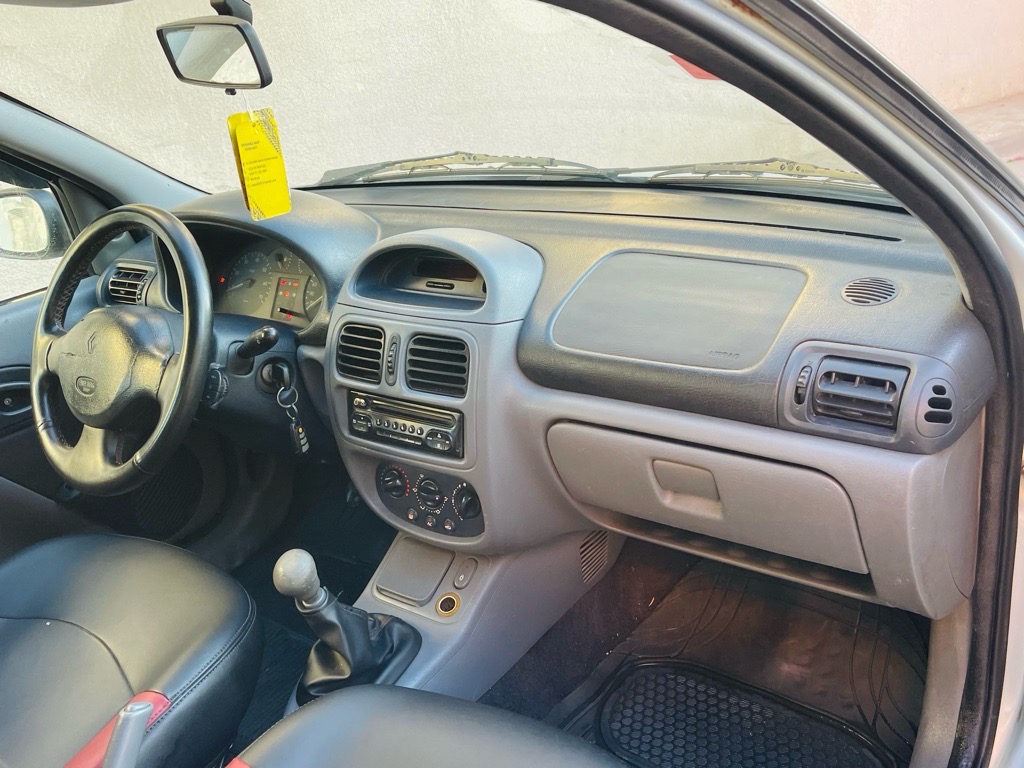 Clio bombe cabel
