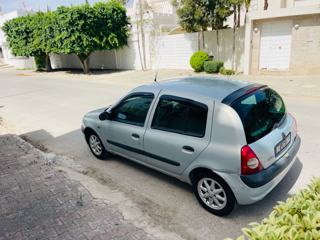 Clio bombe cabel