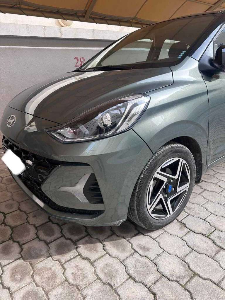 -Hyundai Grand i10 High Grade