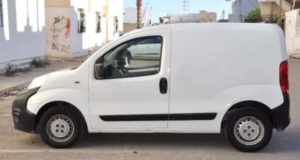 UNE TRÈS BELLE FIAT FIORINO TEL: 97.179.768 Prix 24.300 Dinar