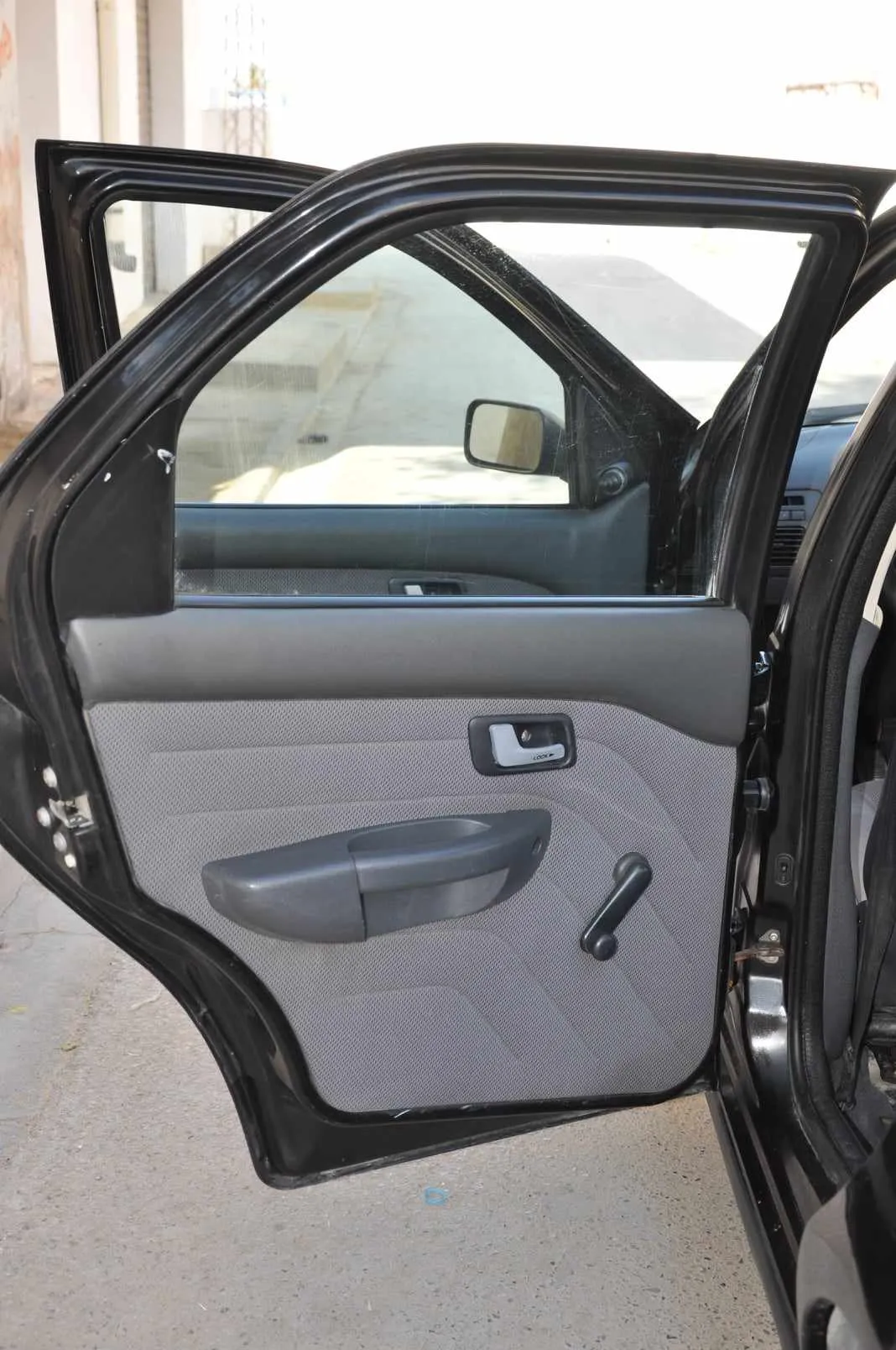 FIAT SIENA 2 Tel : 98.563.624  Prix 18.000 Dinar