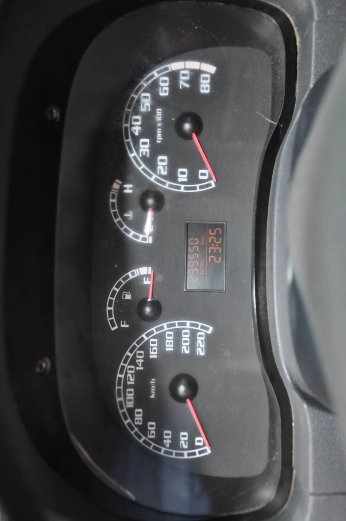 FIAT SIENA 2 Tel : 98.563.624  Prix 18.000 Dinar