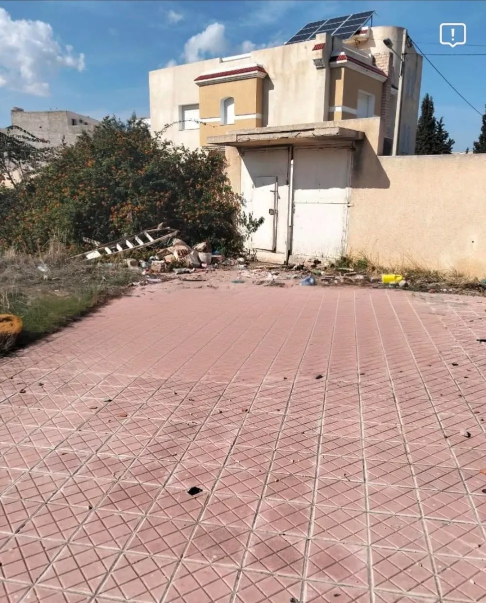 Opportunité Terrain De  2400 m2 R+8 à cité jawhra sousse