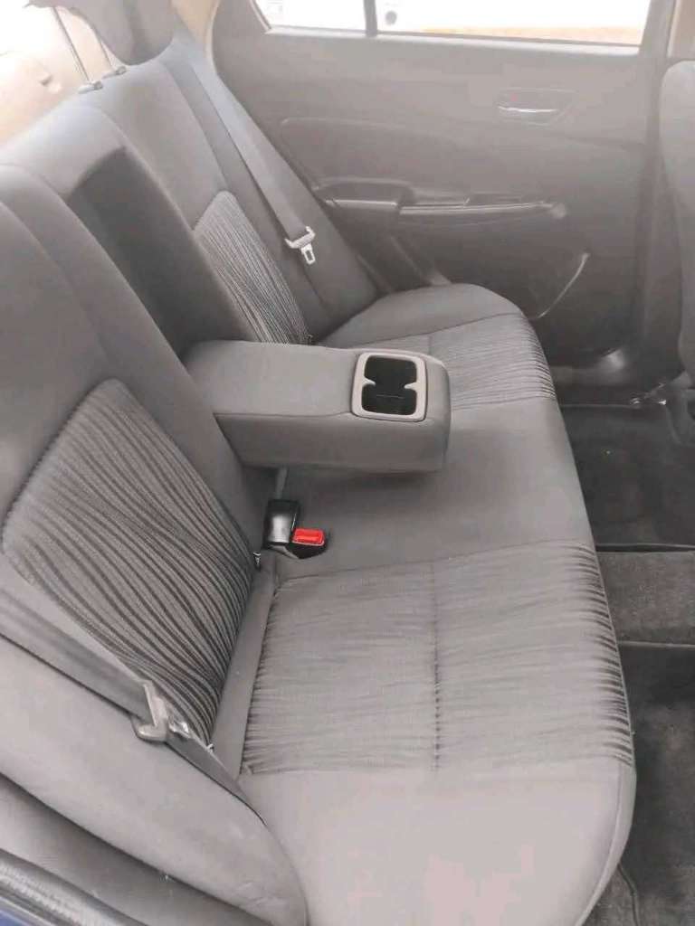 SUZUKI DZAIR GLX PREMIÈRE MAIN EN ÉTAT NEUF