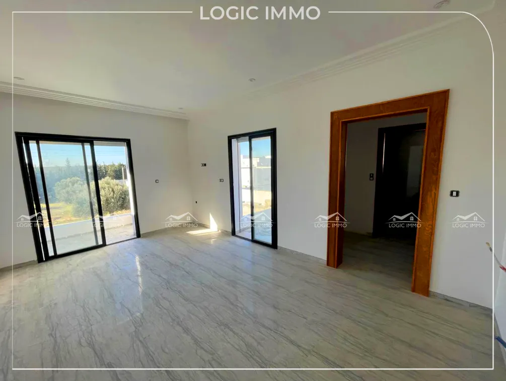 Nous vous proposons à la vente une Villa S+4 située à sidi hamed Hammamet