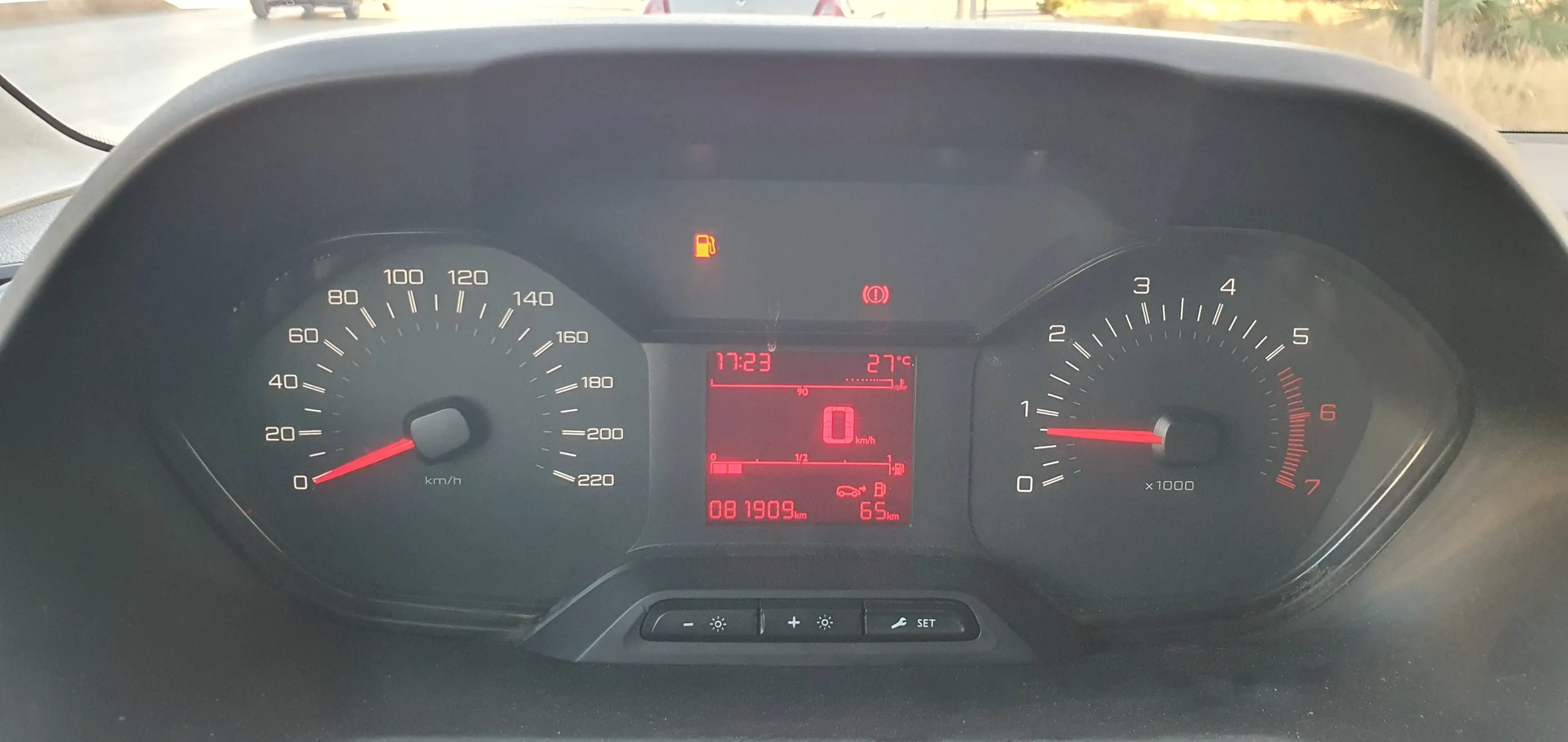 Peugeot partner K9 - 81.000 KLM