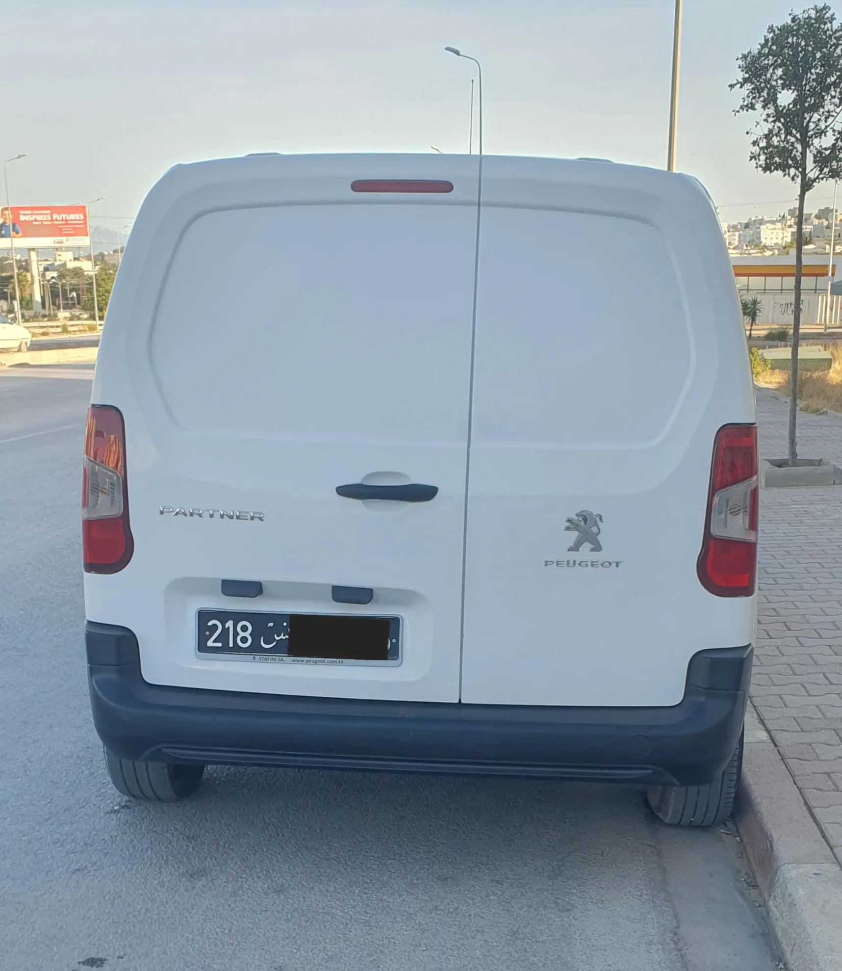Peugeot partner K9 - 81.000 KLM