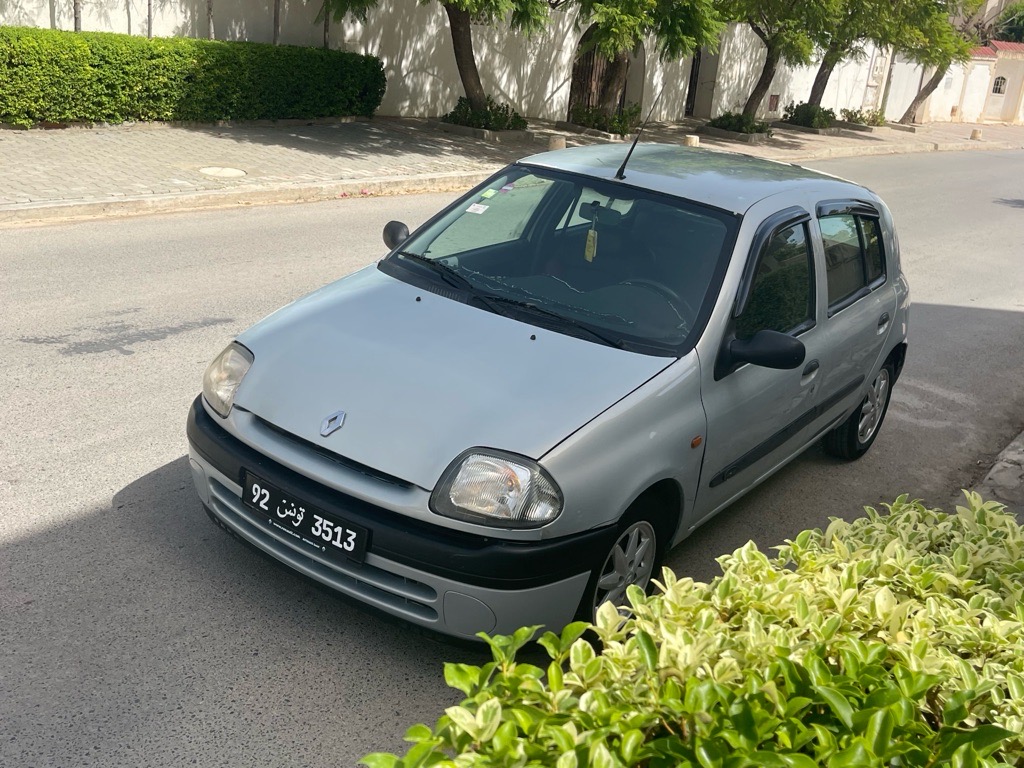 Clio bombé cabel