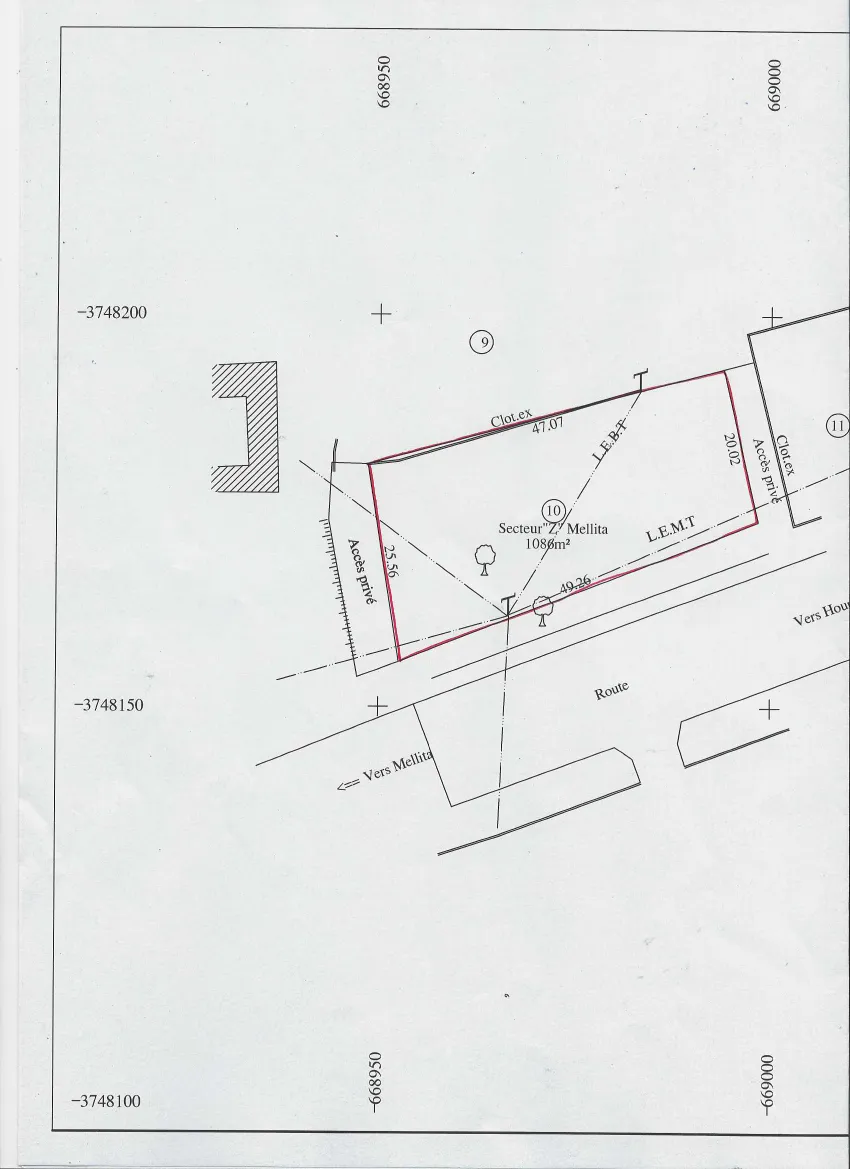 Terrain 1ère position sur la route principale Houmt Souk Aéroport Djerba