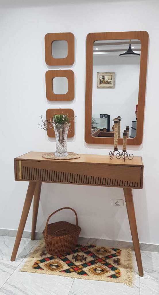 Meuble d'entrée + Living + table et chaises 