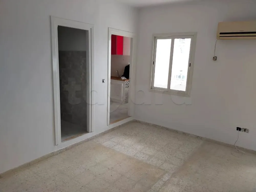 appart s+1 situé à manar 1