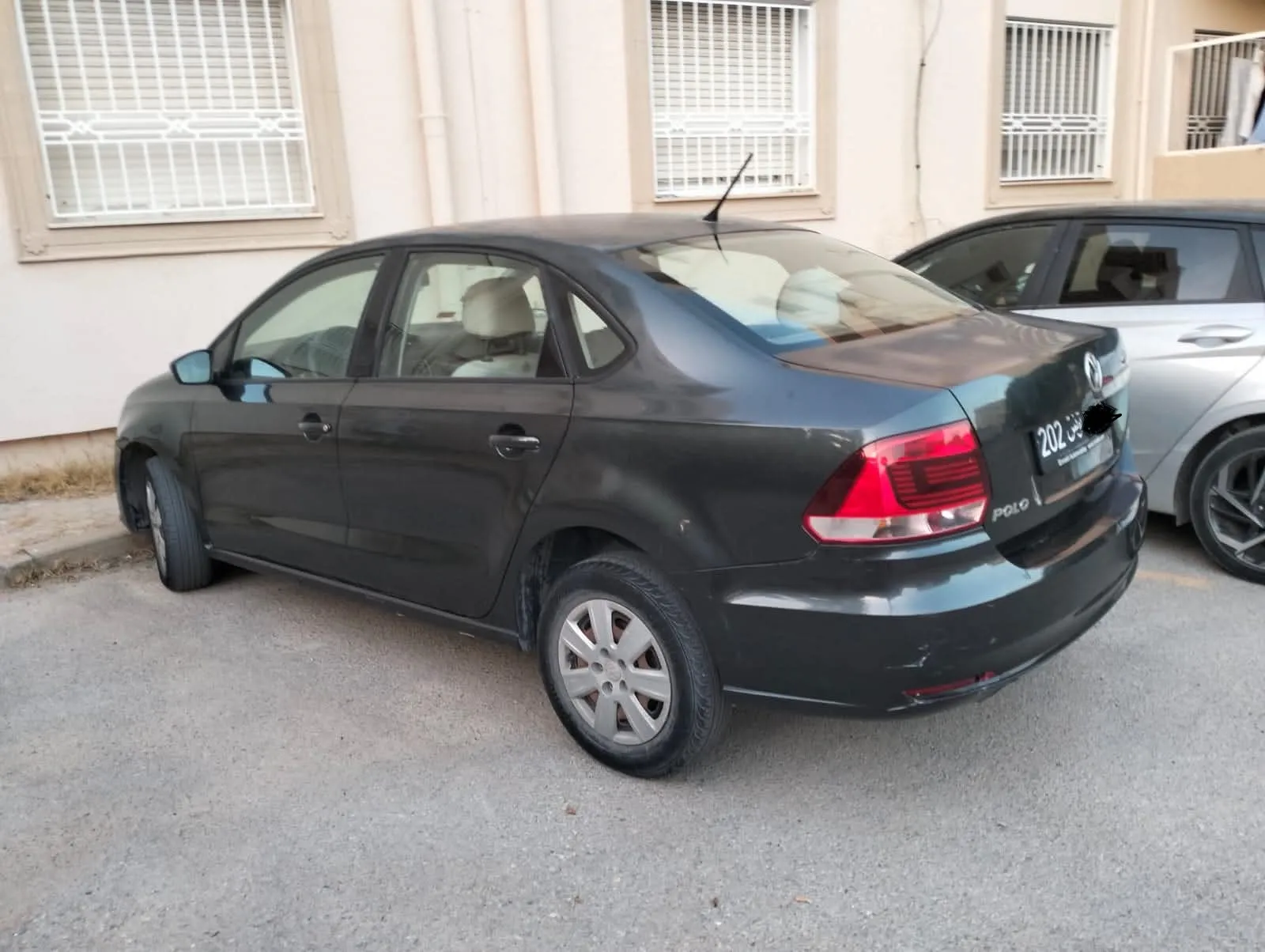 A VENDRE : VOLKSWAGEN POLO SEDAN 1.4 ESSENCE - Tel98479647