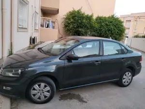 ​A VENDRE : VOLKSWAGEN POLO SEDAN 1.4 ESSENCE - Tel98479647