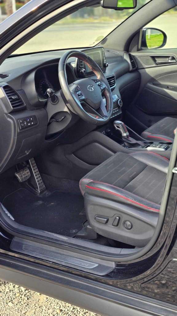 Hyundai Tucson N line 🇩🇪🇩🇪
Année:2020
Km:135000.   93 296 414