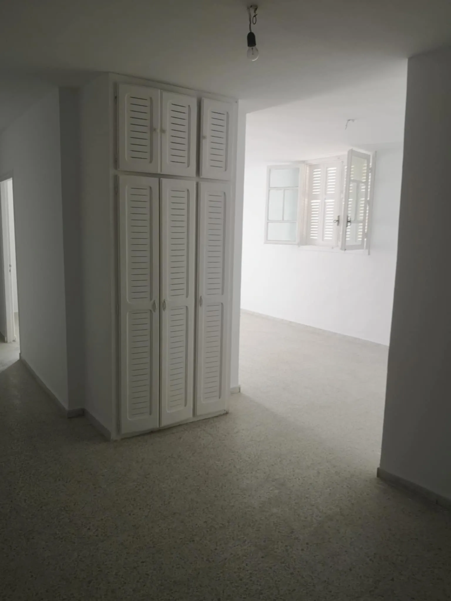 un appartement RDC s+2 vide situé à Menzah 9c
