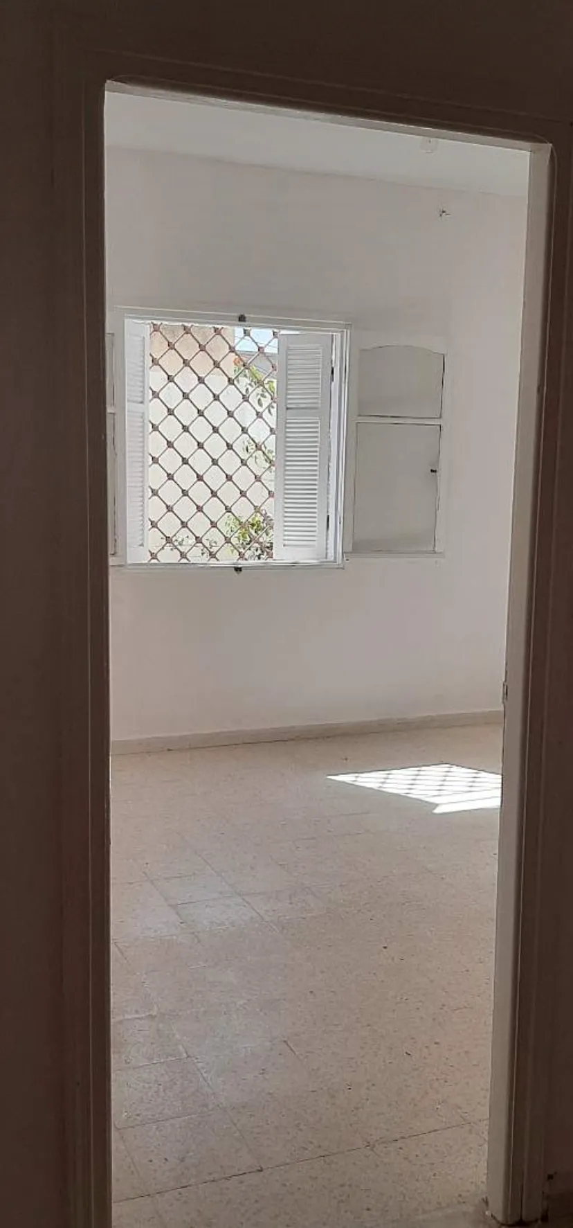 Location S2 vide Ă  Jardin D'El Menzah 1