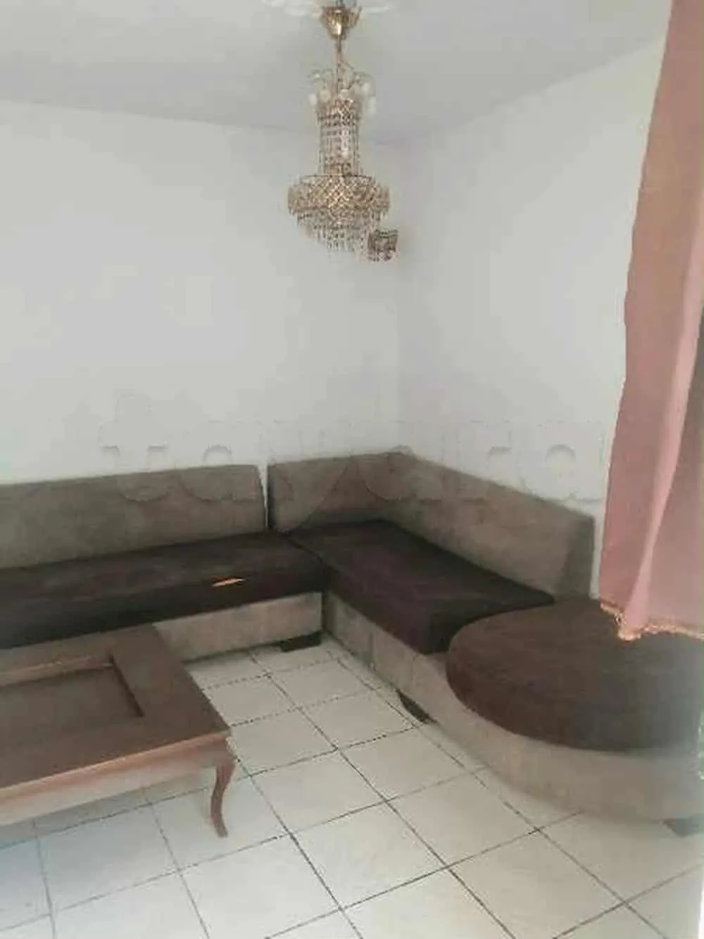 un studio s+1 richement meublé au rdc a louer a Somrane Prés de municipalité et de Bardo