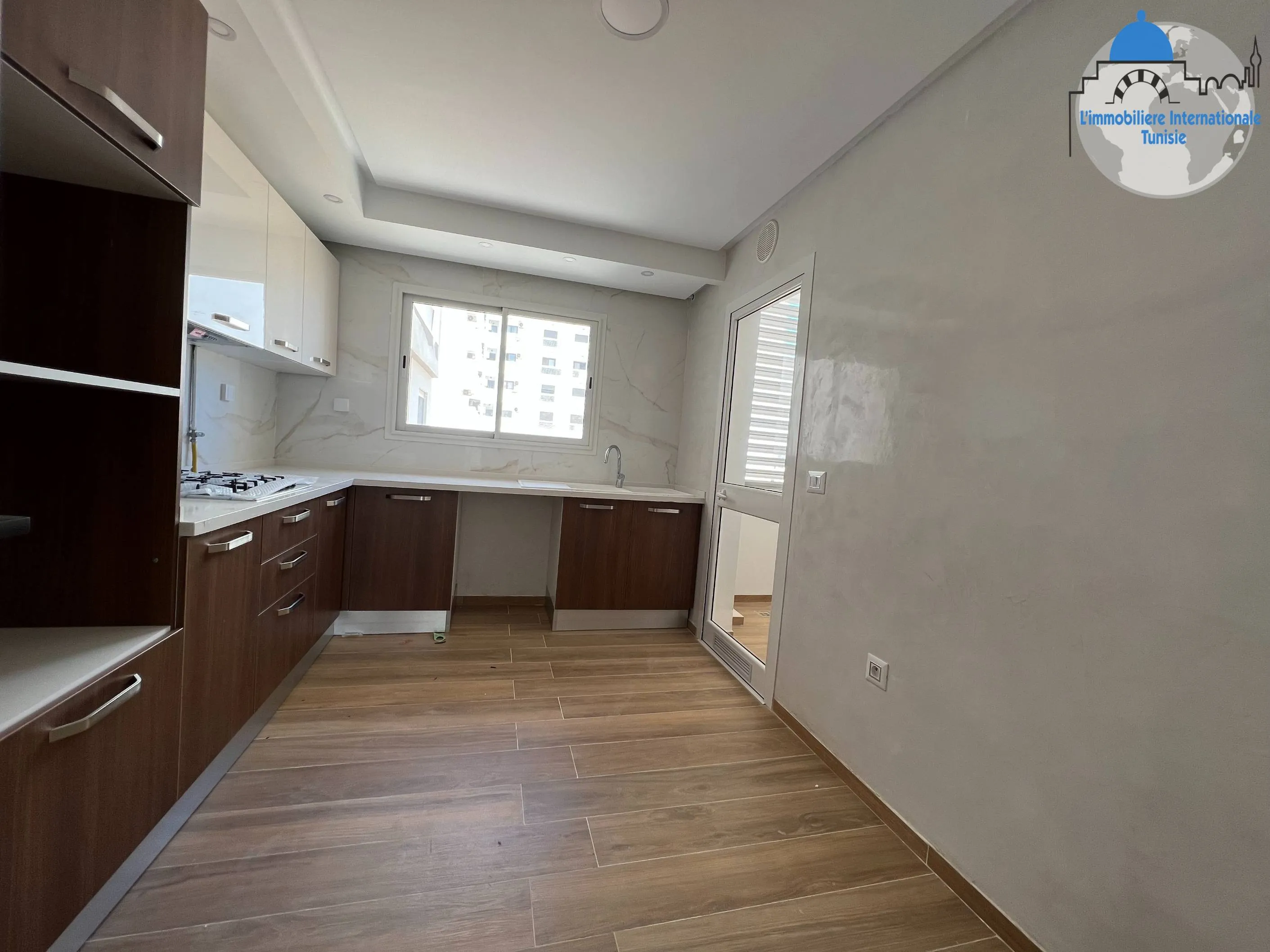 A vendre un appartement en S+2 à Sahloul 4