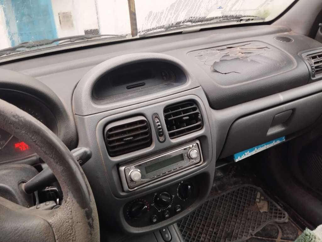 Clio bombé câble a vendre