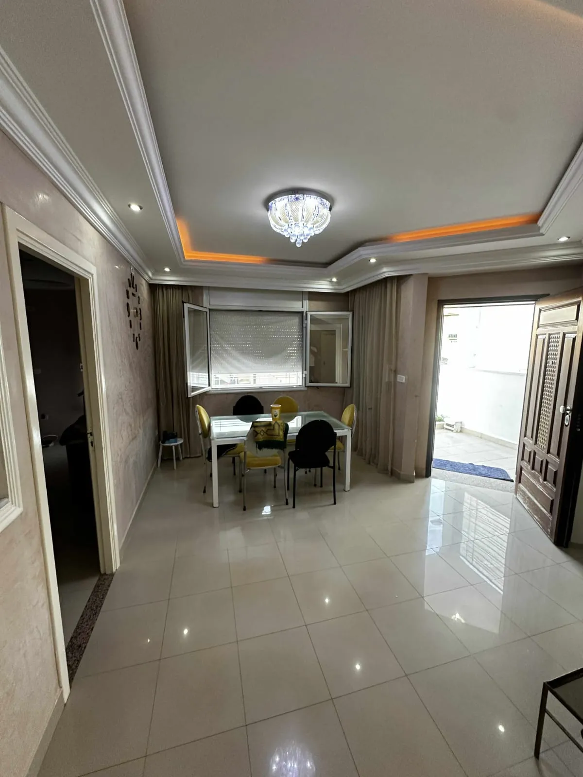 A louer un étage de villa S3 au RDC a yassminette Meublée