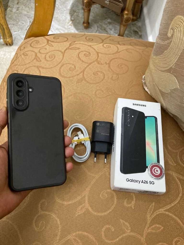 samsung a26  5g très propre 

ram 6g

stockage 128g 

