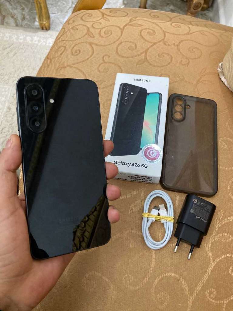 samsung a26  5g très propre 

ram 6g

stockage 128g 

