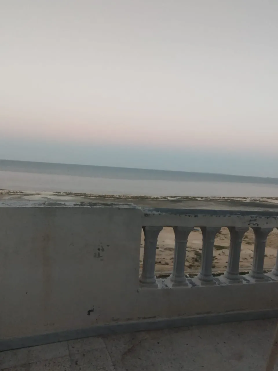 A vendre un appartement meublé vue sur mer sise au 4ème étage à Monastir