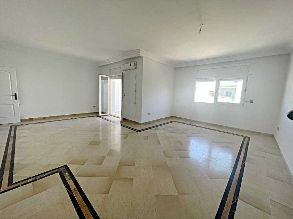 À louer S+3 à Soukra rue du parc
