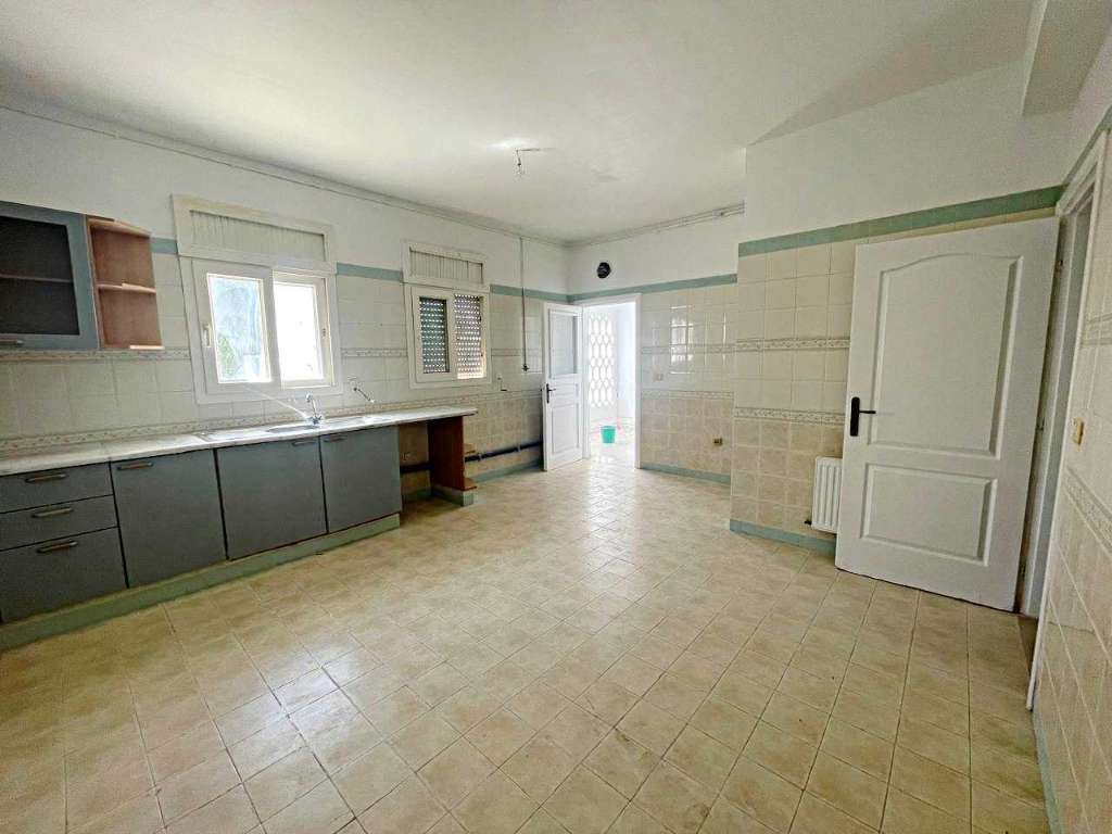 À louer S+3 à Soukra rue du parc
