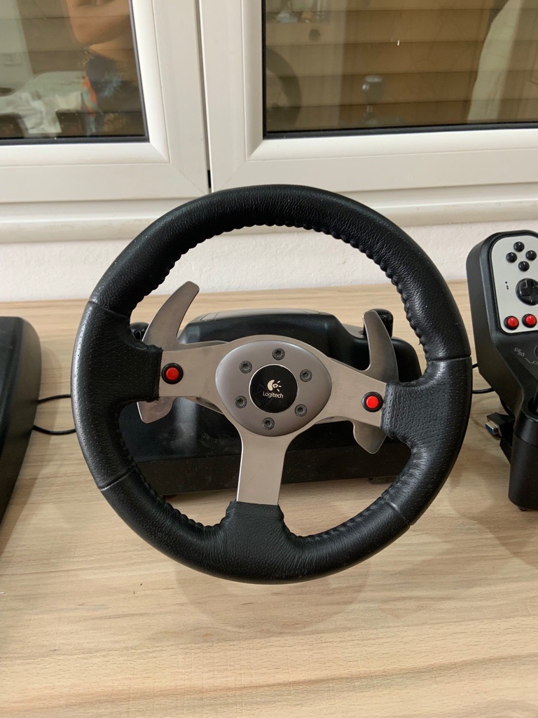 Logitech G25