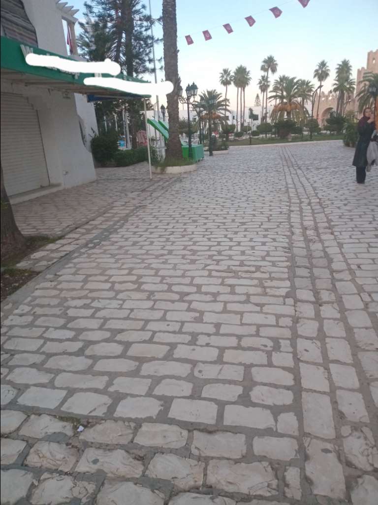 a vendre local port kantaoui. 98276558