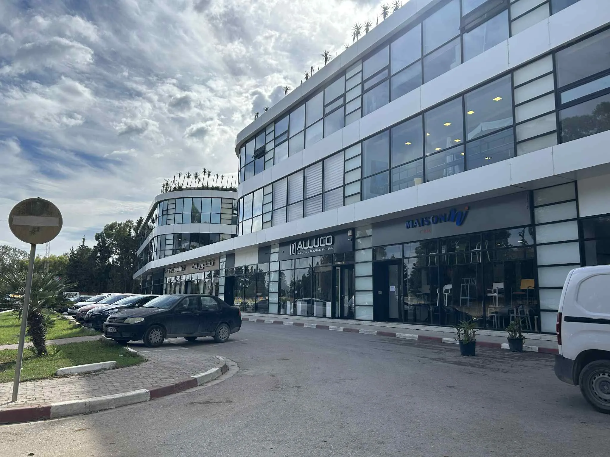A vendre bureau de 94 m² à la soukra 