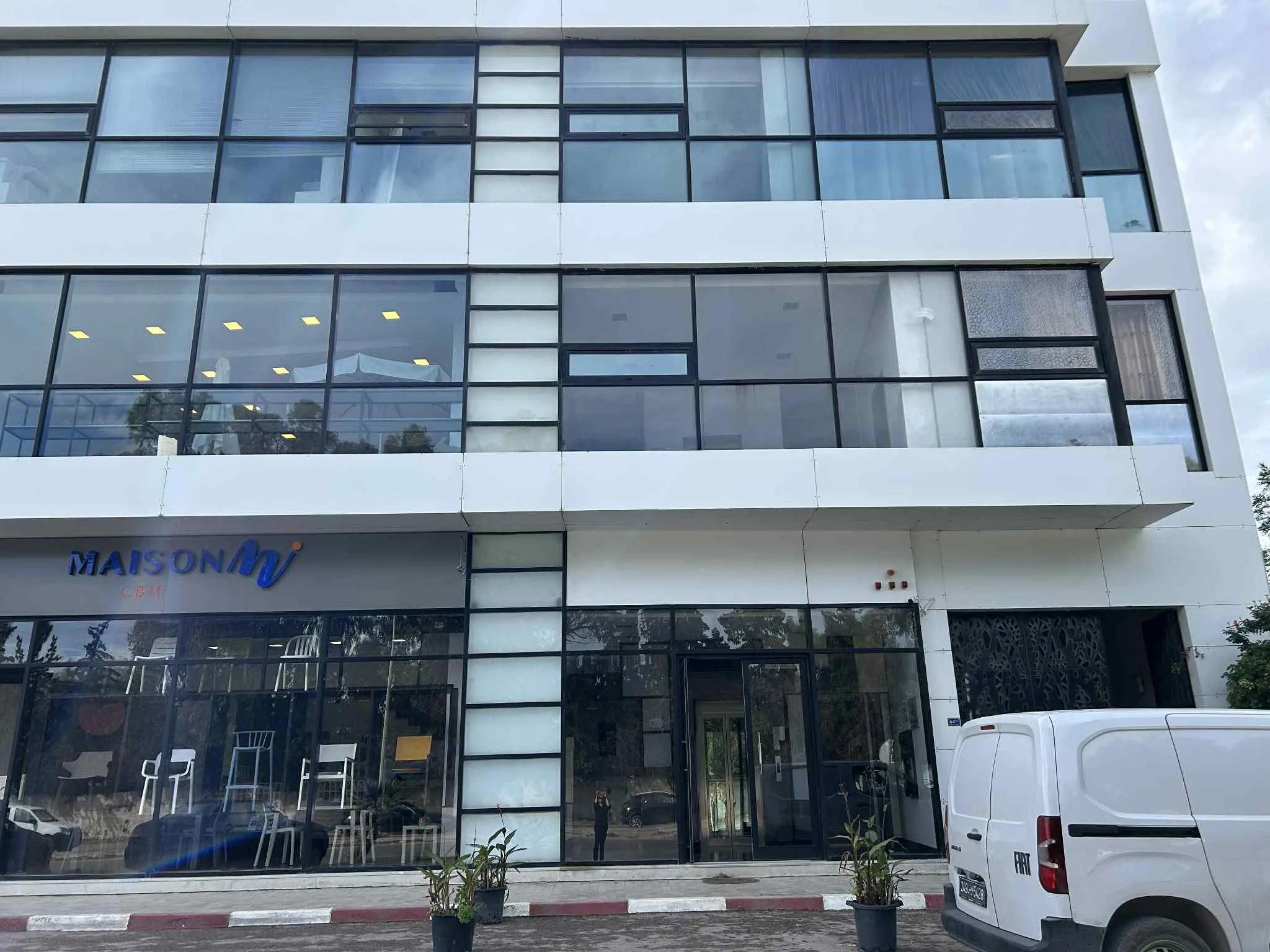 A vendre bureau de 94 m² à la soukra 