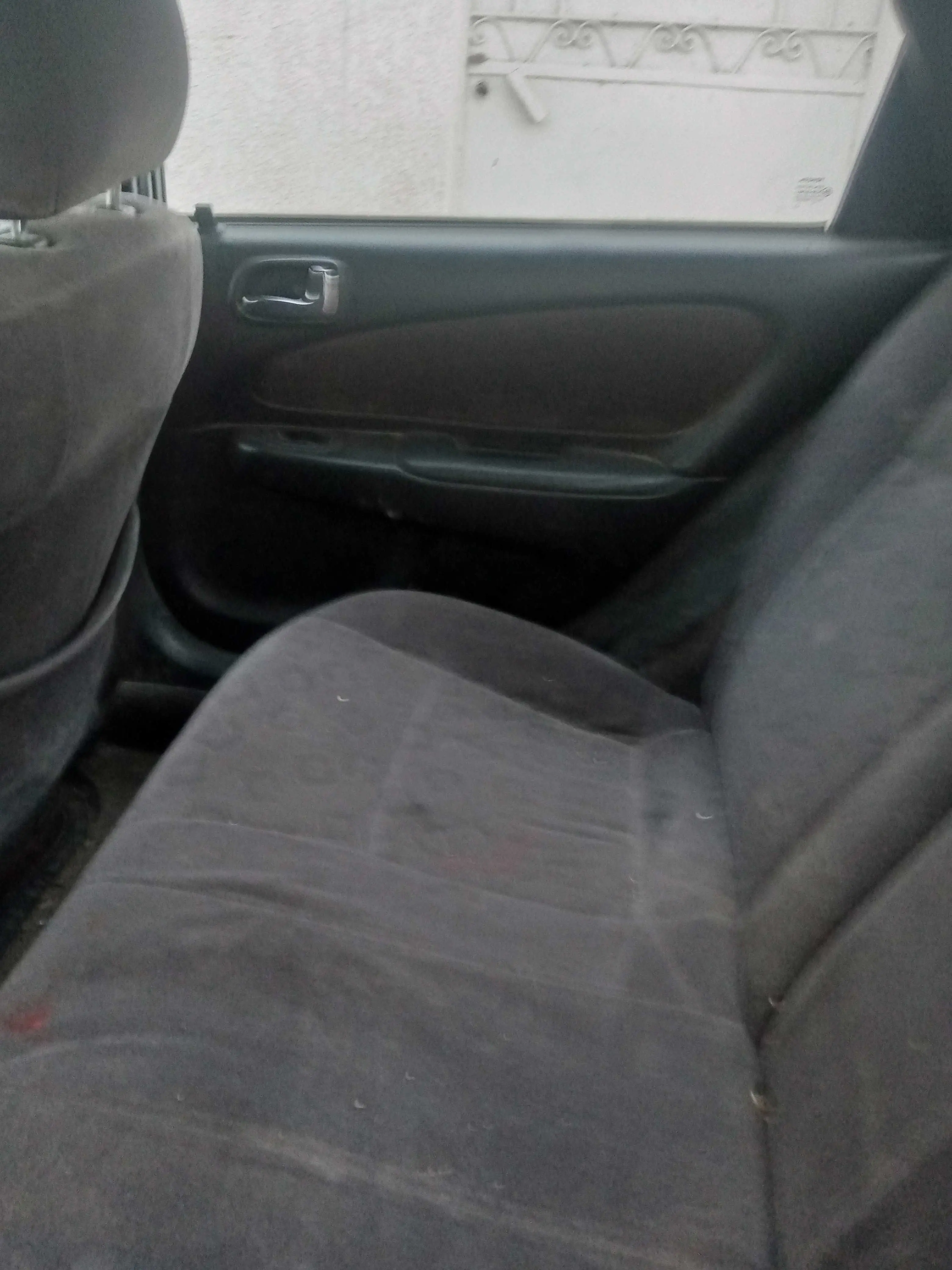 Voiture occasion en panne manque quelques pièces détachées