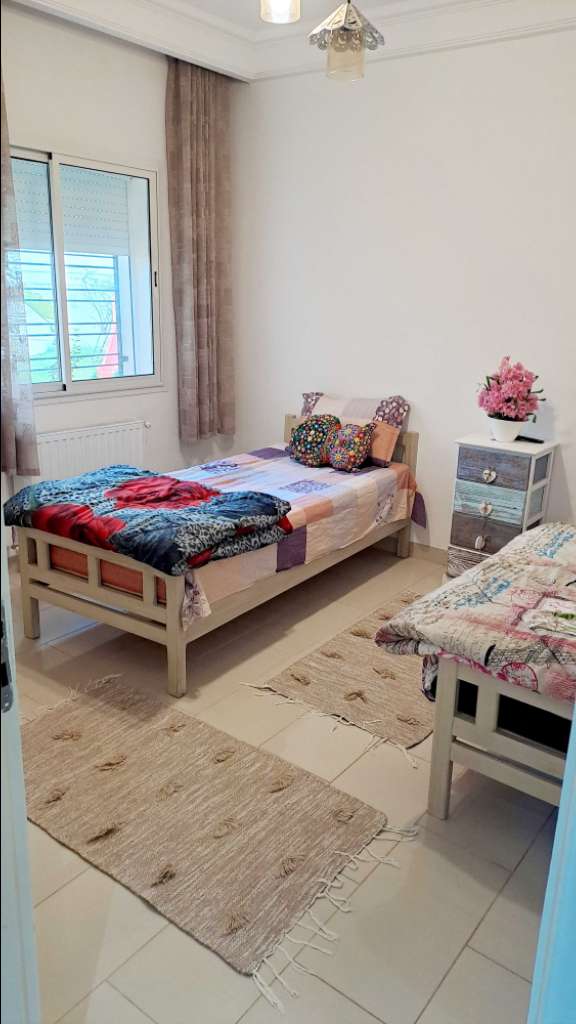 Particulier L S4 meublé Neuf Cité wahat à l'année