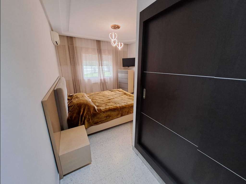 Particulier L S4 meublé Neuf Cité wahat à l'année