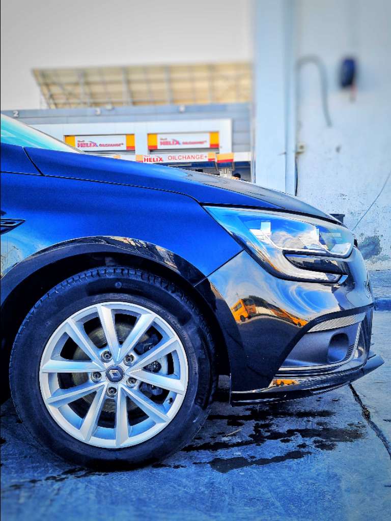 Megane 4 sedan ( voiture de direction )