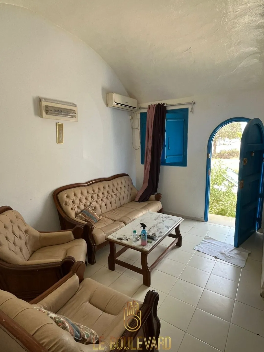 a vendre maison S+2 à rond point sultan , Hammamet Nord 