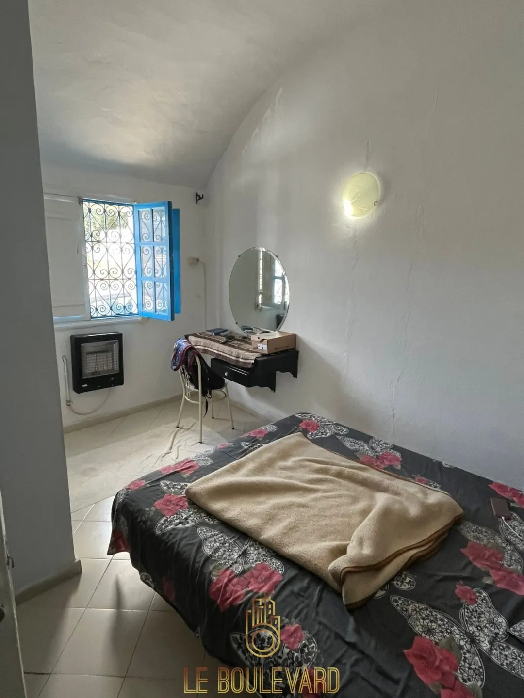 a vendre maison S+2 à rond point sultan , Hammamet Nord 