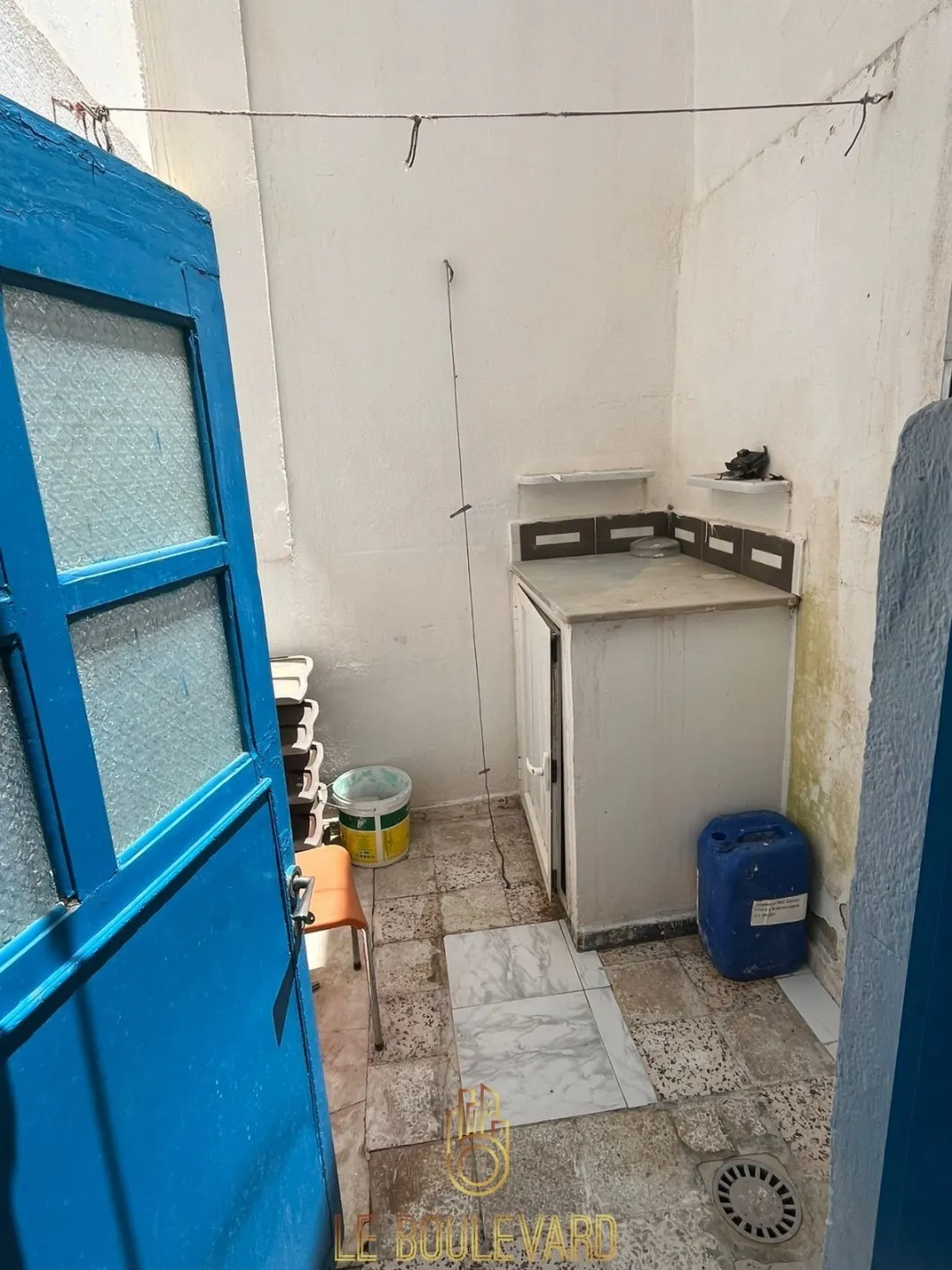 a vendre maison S+2 à rond point sultan , Hammamet Nord 