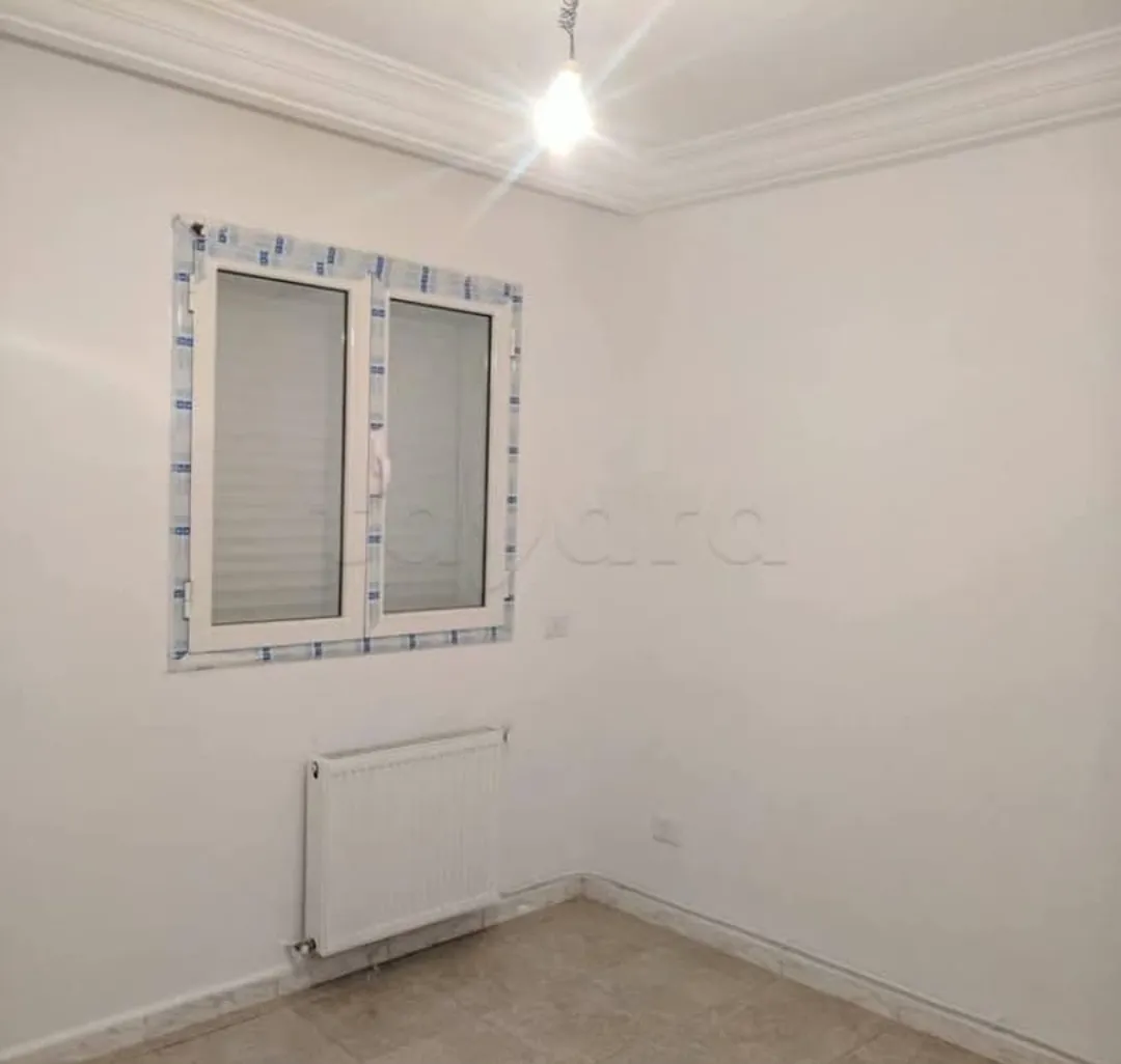 Location S2 vide à La Soukra